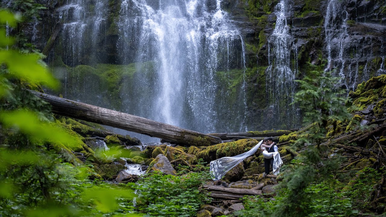 Proxy Falls, Oregon Elopement Theme