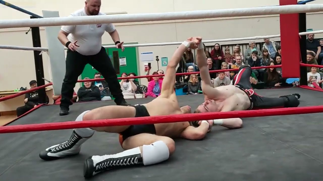 Jake O'Grady vs Tommy Lawrence