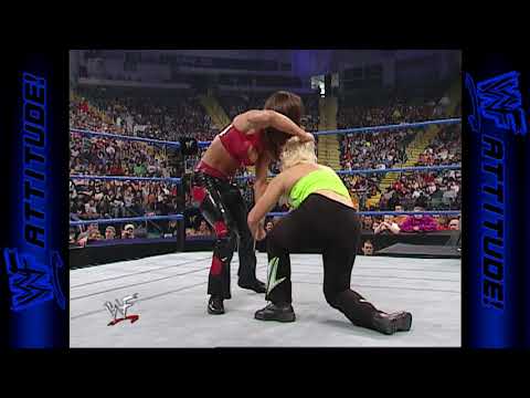 Molly Holly vs. Ivory | SmackDown! (2001)