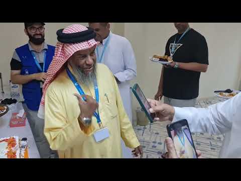 أبوأنس يقطع كيكة العيد حملة صهيب الرومي