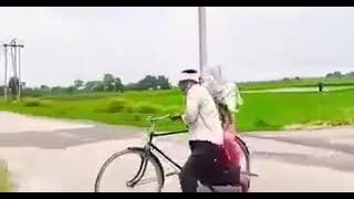 Fun Ka Full Doze || Baba Gee Nay Tou Had Hi Kar Dee || Fun Ride With Wife On Bicycle