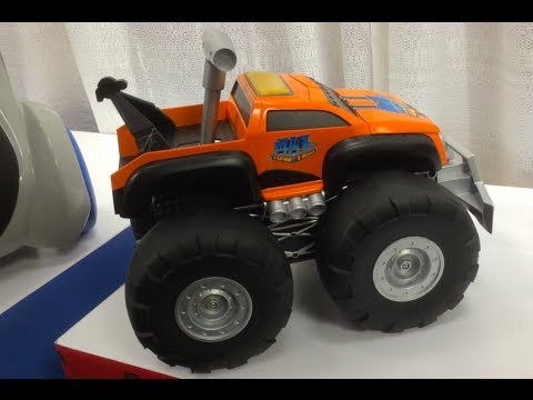 Pull or push heavy loads, with Max Tow Truck by Jakks Pacific