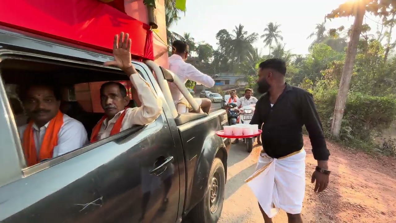 ಶ್ರೀ ಆದಿಶಕ್ತಿ ಚಾಮುಂಡೇಶ್ವರಿ ದೇವಸ್ಥಾನ , ಬೆಳ್ಳೂರು ಬ್ರಹ್ಮಕಲಶೋತ್ಸವದ ಹಸಿರು ಹೊರೆ ಕಾಣಿಕೆ ಮೆರವಣಿಗೆ