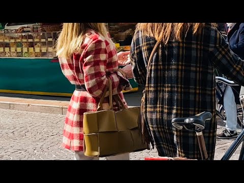 Video: Forår 2022 street fashion til kvinder og afslappet look