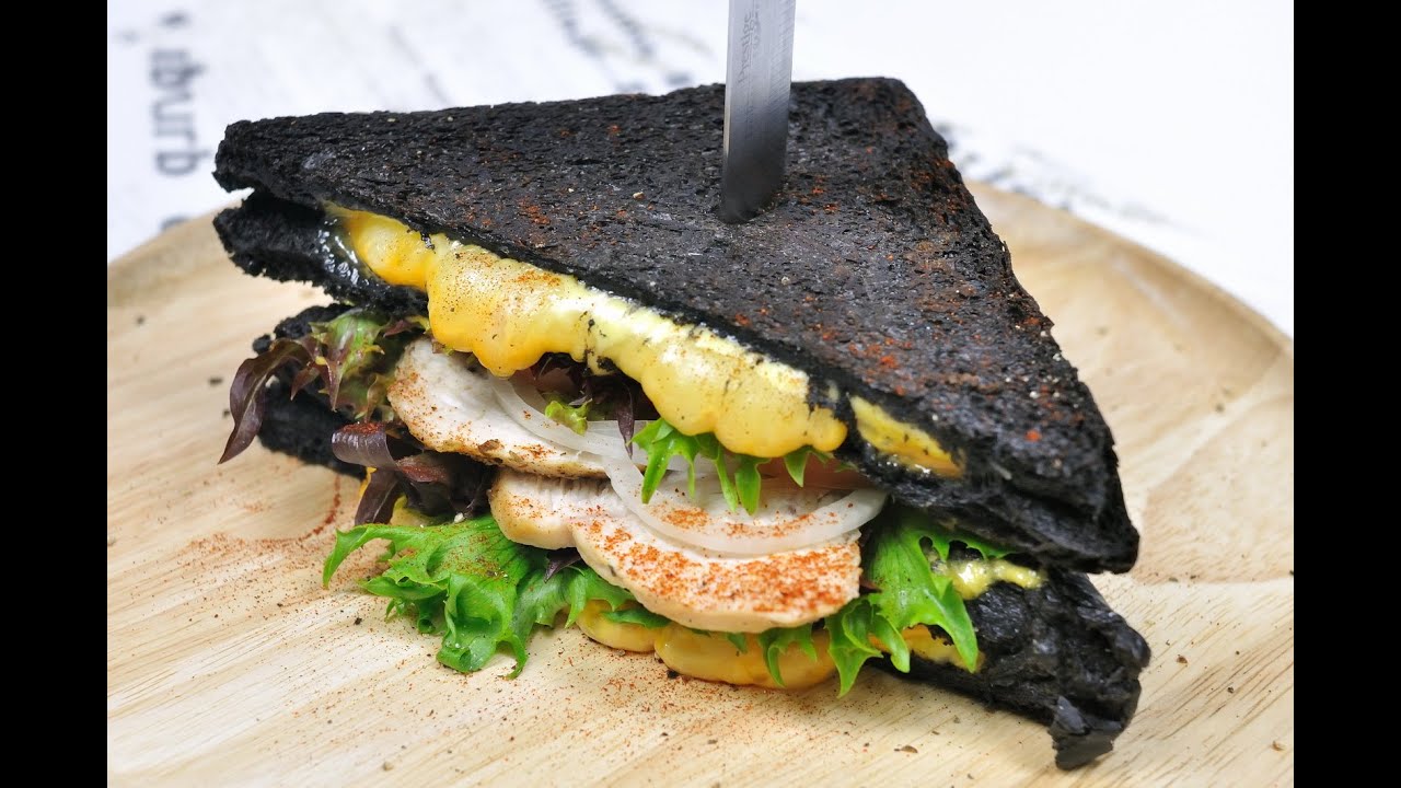 ชาร์โคลแซนวิชชีสอกไก่ Chicken Grilled Cheese Sandwich