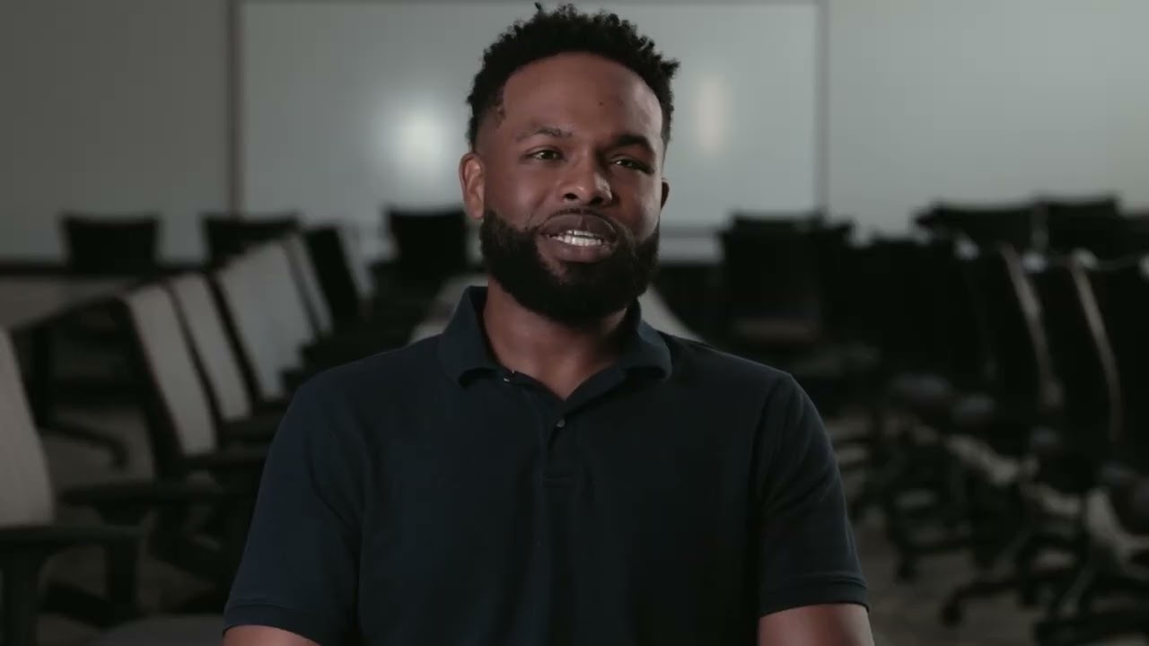 Tevin Price runs the Novant Health Charlotte Marathon