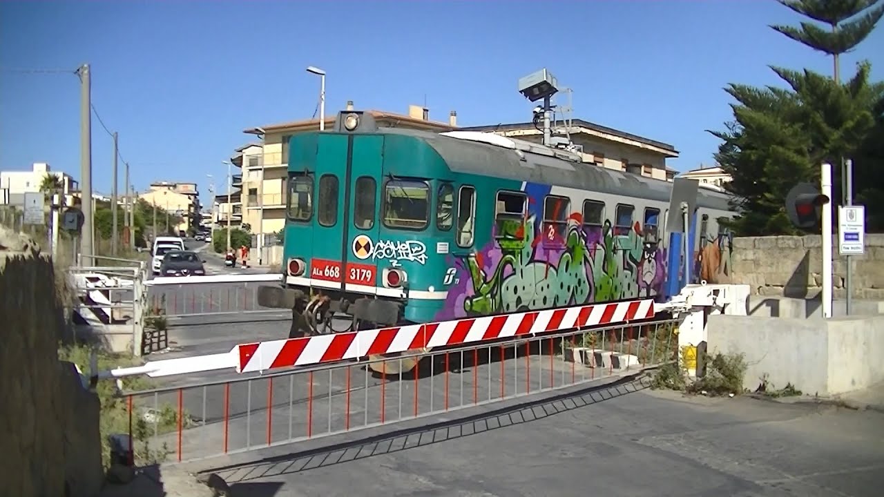 Spoorwegovergang Grammichele (I) // Railroad crossing // Passaggio a livello