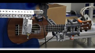 Робот играющий на укулеле по имени селдон -  [роботы]