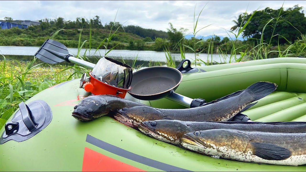 Catch & Cook Snakehead! A SOLO Adventure with my New Inflatable Raft!