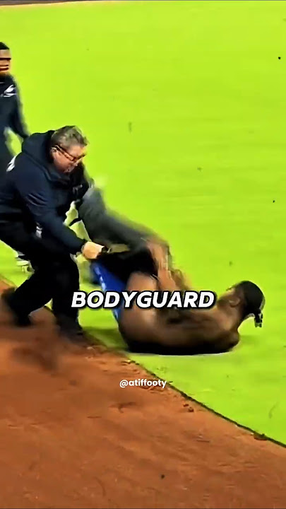 Ronaldo FIRED his bodyguard after shocking incident!😱🤯 #football #ronaldo #shorts #viral #messi