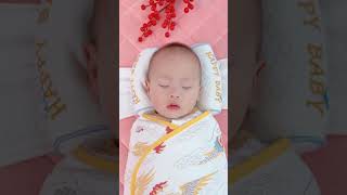 Babies who sleep with their heads turned to one side for extended periods