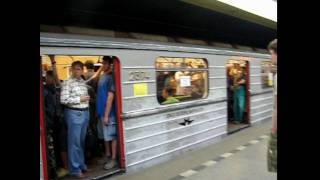 Pražské Metro - Souprava 81-71 naposledy ve stanici Smíchovské nádraží