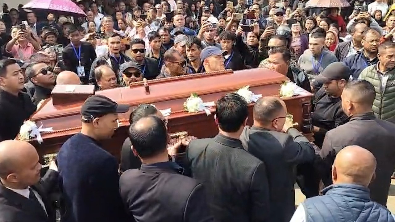 Da ki hajar ngut iashim bynta ki paidbah haka jingleh burom khatduh ia u Dr. Ricky AJ Syngkon