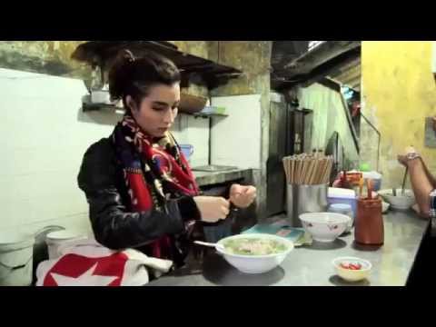 Chuyện Tình Của Cô Gái Tây Lần Đầu Tiên Đến Hà Nội