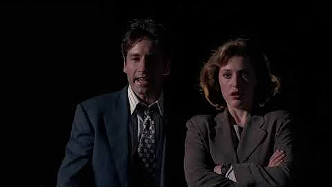 The X-Files - Mulder and Scully see UFO in Area-51 [1x02 - Deep Throat]