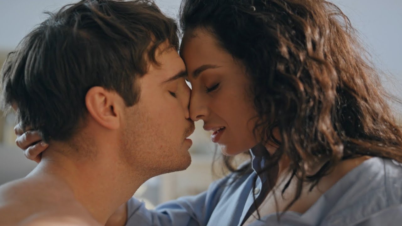 Shades Of Desire – Sensual Emotional Pop Song | Desyra Official Music Video