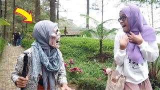 ZOMBIE PRANK bikin teriak histeris..!! Funny Video Prank