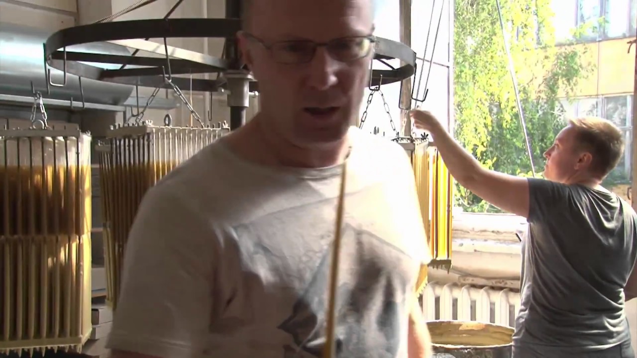 Производство церковных свечей.