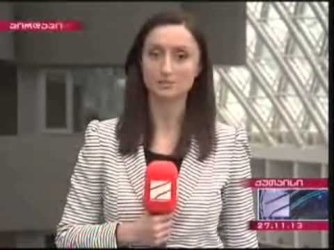 საპარლამენტო უმცირესობა პარლამენტში უკრაინის დროშებით გამოცხადდა