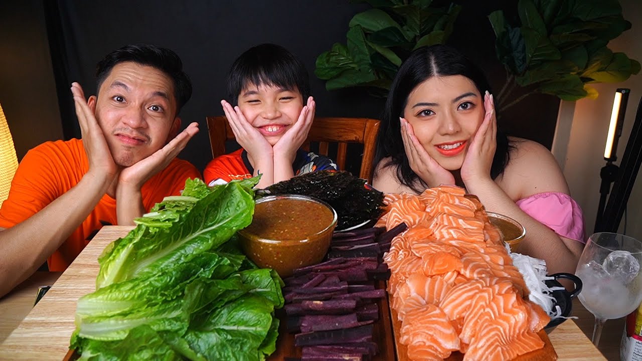 กินแซลมอนซาซิมิ กับน้ำจิ้มซีฟู๊ด 3คนพ่อแม่ลูก : ชิบะคุก Shiba Cook