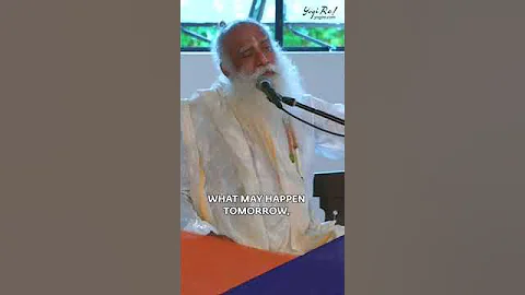 How to Over Come fear ?..😱 #sadhguru #fear #fearless #yogic