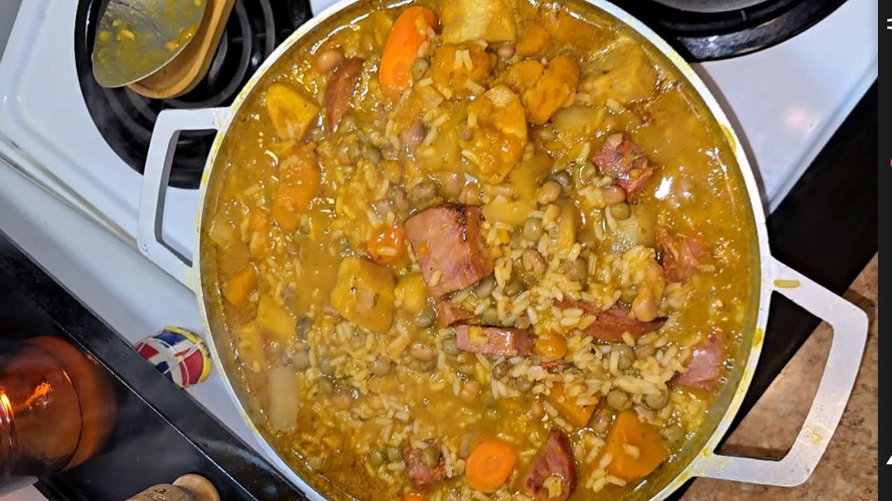 Rice and Guandules Soup| Chambre De Guandules| Delicious Dominican ...