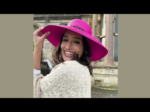 Ladies Capeline Panama Hat style S950 in fuchsia