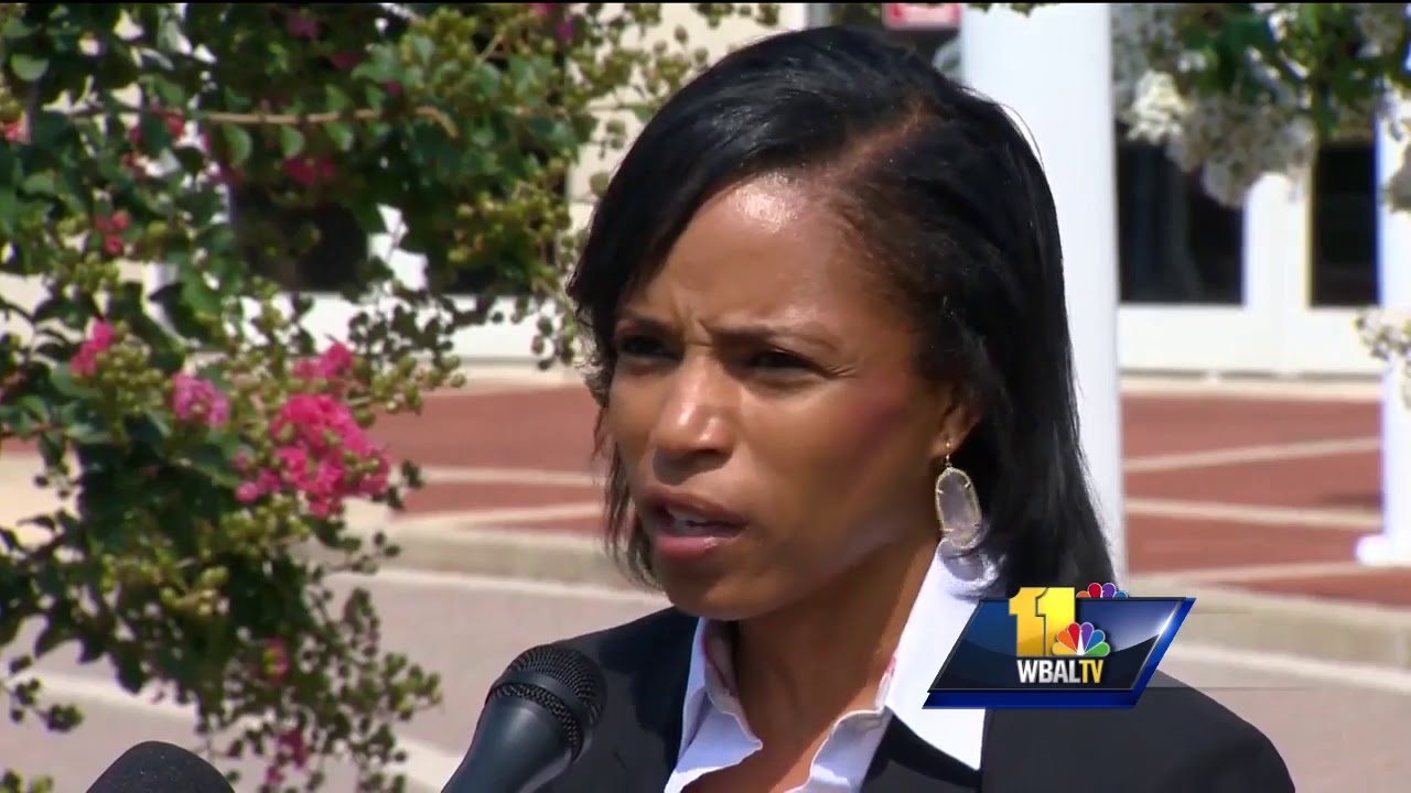 Video: Court erupts in chaos for bail review of man charged in deaths ...