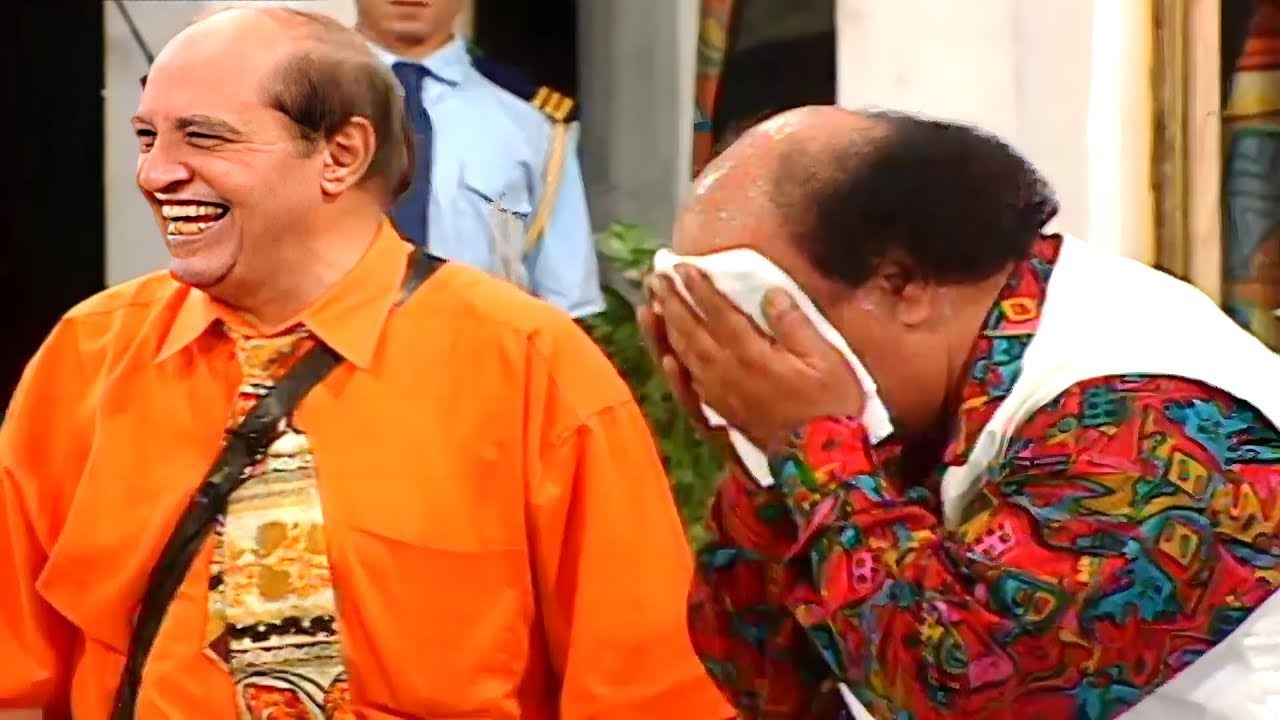 محمود القلعاوي مش قادر يمسك نفسه من كتر الضحك بسبب غريب محمود واقوي الافيهات 😂