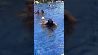 Bananeira Na Piscina Gio Rodrigues