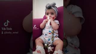 حطيت انا من المناكير على خدي شوي كتير #baby #امل