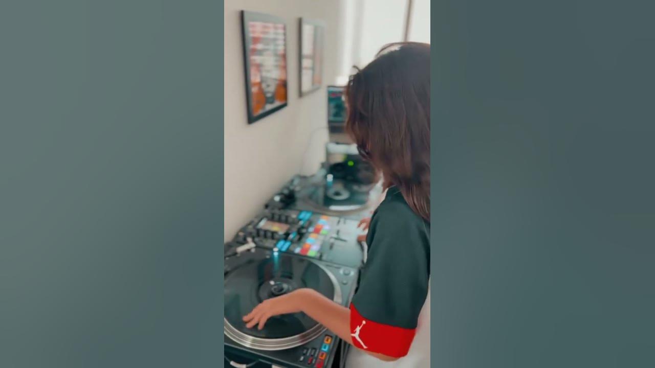 Freestyle scratch by Dj Michelle 🎚️🔥 #djmichelle  #scratchdj #scratch