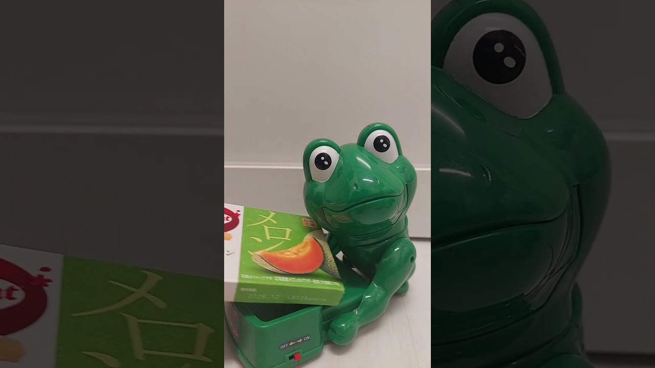 TRENDING ASMR FROGGY GIVE BACK MY KITKAT MELON 
