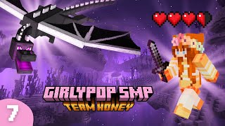🐉 My very first time fighting the ender dragon! | Girlypop SMP
In todays episode we adventure out to find the location were going to build for the rest of the season, we plan out the build area and we make sure its all spawn proof so we can safely build later!
Welcome to Girlypop SMP - the ultimate SMP experience for people that enjoy the cute, cozy and sometimes unhinged side of Minecraft. Here we dont grind we vibe! In episode one we celebrate the opening day of the server where we explore all the team bases and pick a spot to call home!
🎀 https://girlypopsmp.tv
^ See who is participating and find everything about the SMP including our modlist!
🐝SEASON INFO🍯
This season the theme for the builds is Game Worlds. The SMP is split up into 3 teams who will all make a build inspired by other games. I am part of team honey so you will see me hanging out with them the most.
✨ GIRLYPOP IS A STATE OF MIND
This server is a women led server, however its not exclusive to women only. As long as you fit the Girlypop state of mind, youre welcome! The server also includes people from all different stages in their Minecraft journey: just starting out to full experts. Together we make sure everyone has a great time!
🥰 FIND ME ELSWHERE
★ Twitch: https://www.twitch.tv/rosannatxt
★ Twitter: https://www.twitter.com/rosannatxt
★ Sims Gallery: rosannatxt
★ Instagram: rosannatxt
★ TikTok: rosannatxt
❓QUESTIONS
If you have any questions, feel free to pop in the comments and Ill do my best to answer them! 🐉 My very first time fighting the ender dragon! | Girlypop SMP