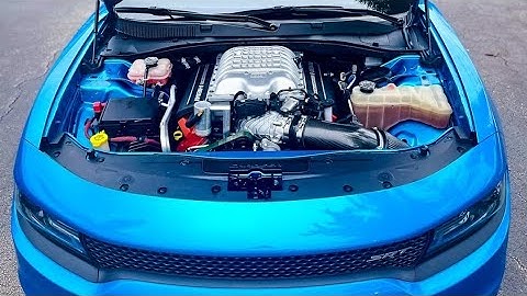 800hp Dodge Charger SRT Hellcat Supercharger wine and exhaust sounds.