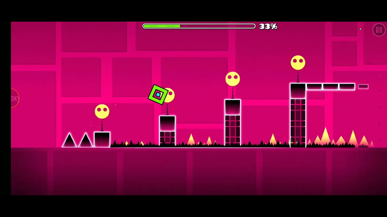 je joue a geometry dash avec une durprise a la fin de la vidéo en fait ...