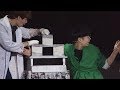 무대에서 마술사가 신체절단 마술 비법을 공개했다!! ['Wake up' +'Anaparin' in 2018 유튜브 팬페스트(with 꾹tv,대도서관)] - 니키