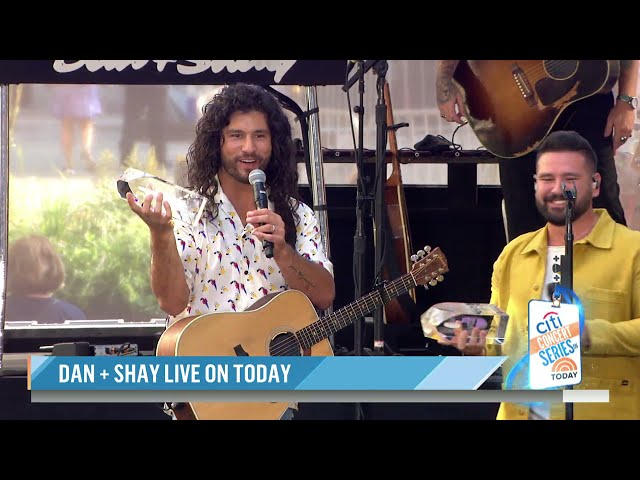 Dan + Shay ’10,000 Hours’ live class=