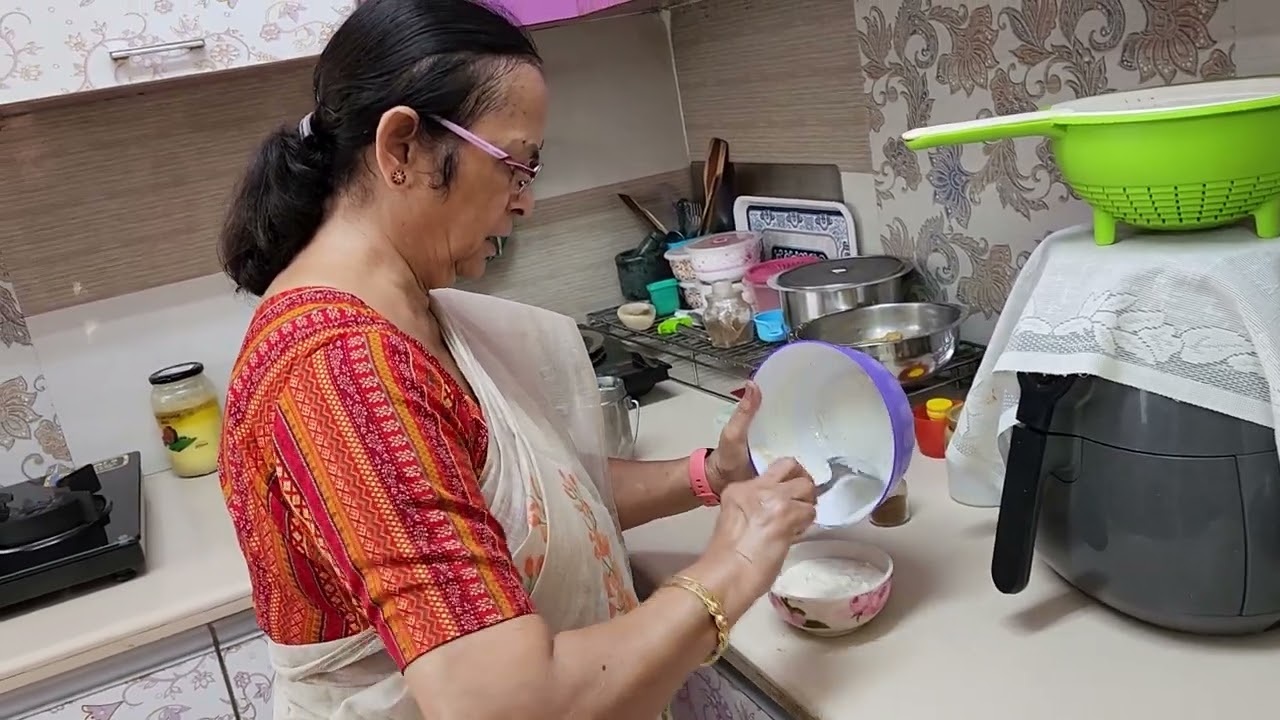 Happy Neera's Kitchen-Apple Raita with Dal Parantha