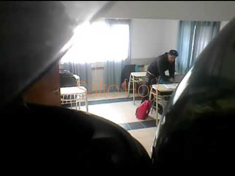 Arrecifes: profesor fue filmado robando pertenencias a sus alumnos
