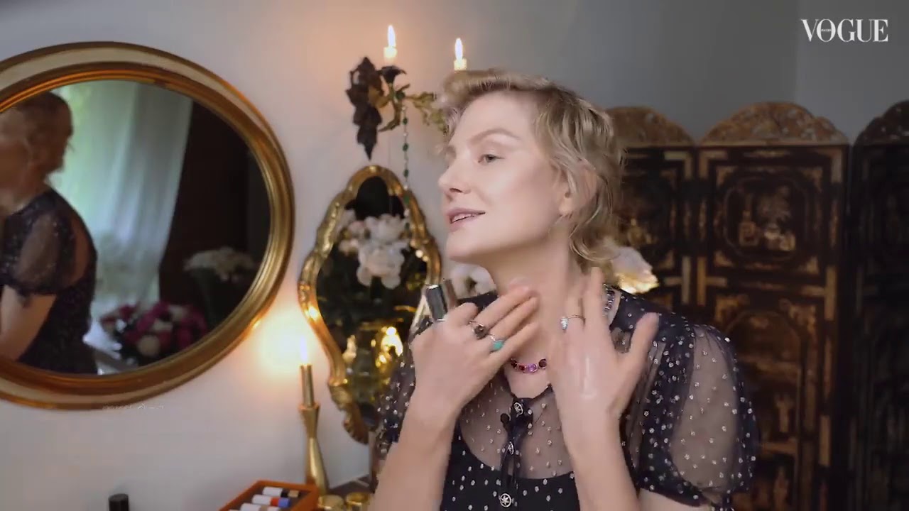 Секреты красоты  Рената Литвинова показывает свой уход и вечерний макияж с акцентом на губы