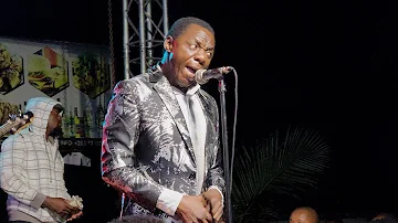 Alick Macheso Non Stop Playing Old Time Hit Song Magetsi Achichemedza Vanhu paSteak House🔥🔥🎸