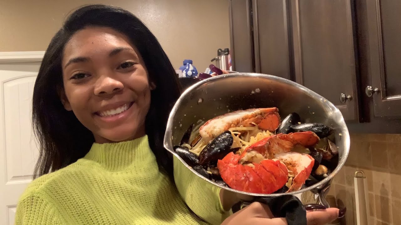 Cooking W Bry Ep 2 Red Lobsters Bar Harbor Lobster Bake Lobster Bake Red Lobster Cooking [ 720 x 1280 Pixel ]