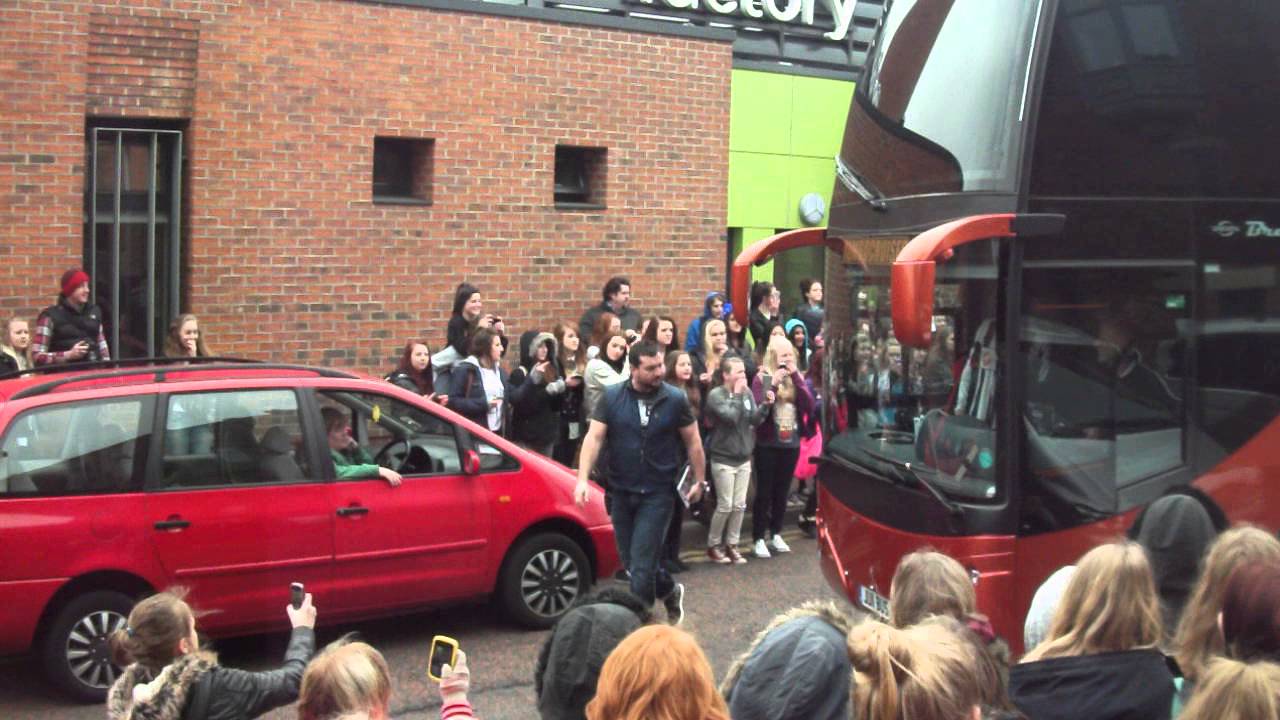 One Direction, Tour Bus Arriving, Paul Higgins. 