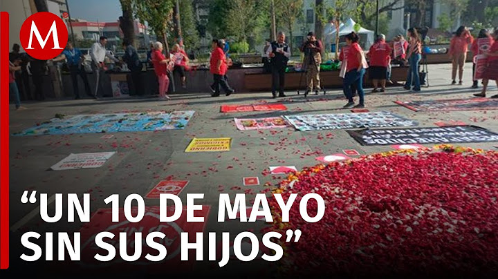 Madres de desaparecidos protestan con un corazón de rosas en Monterrey