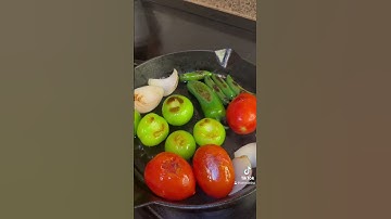 Quick and easy homemade salsa | The BEST green salsa