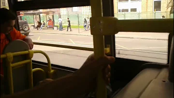 В московских старых автобусах в жару в салоне работает печка маршрут 158