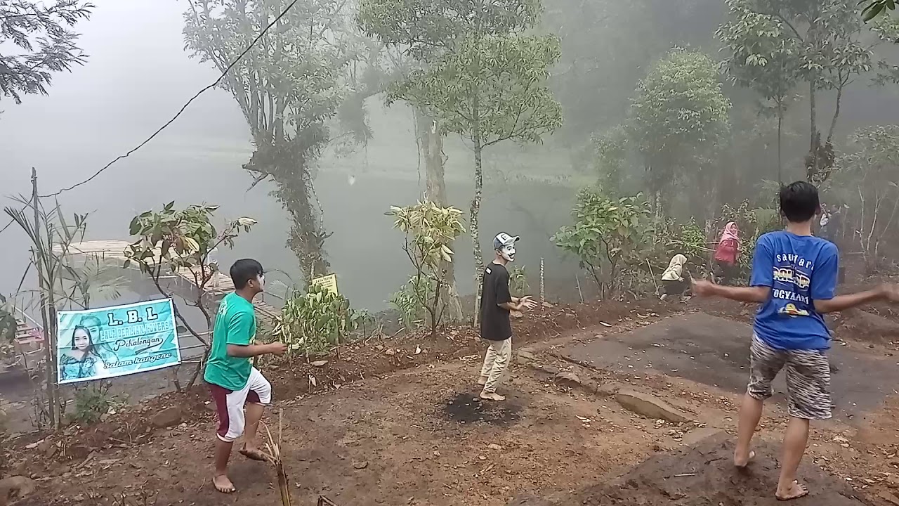 Hiburan Di Wisata Telaga Sigebyar Mangunan Pekalongan Youtube Hiburan Di Wisata Telaga Sigebyar Mangunan Pekalongan Youtube