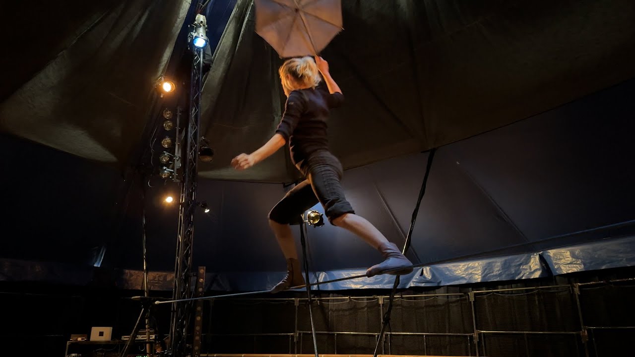 Dans l’antre du chapiteau “Rasposo”