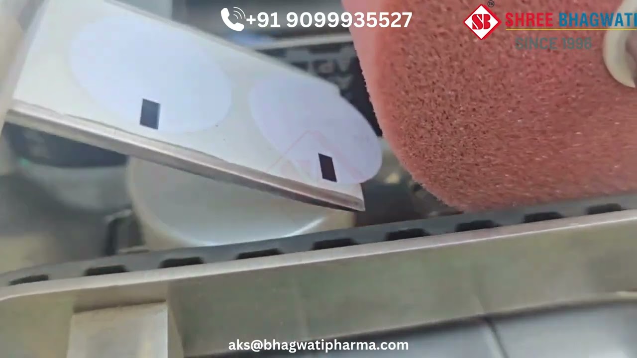 Efficient Top Label Applicator for High-Speed Production